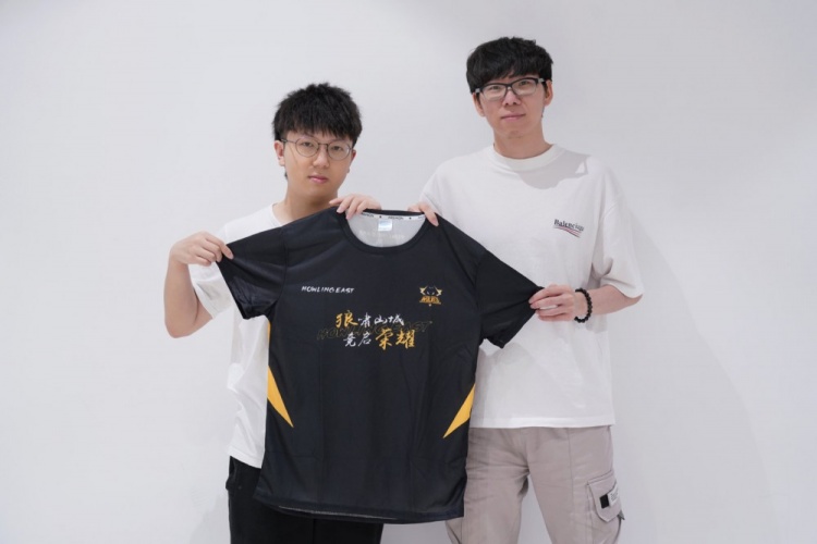 就显得格外 就显得格外